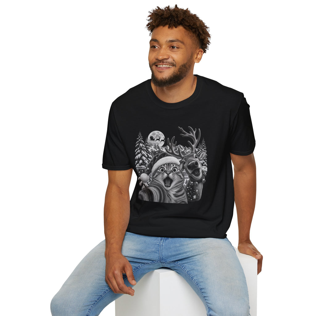 Funny Cat & Reindeer Selfie T-Shirt
